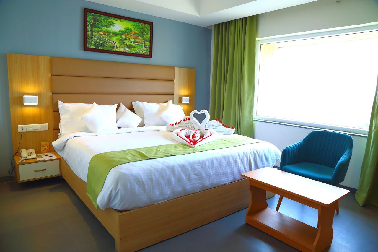 Abhayaa Hotel Visakhapatnam Zewnętrze zdjęcie