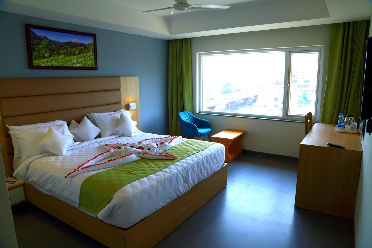 Abhayaa Hotel Visakhapatnam Zewnętrze zdjęcie