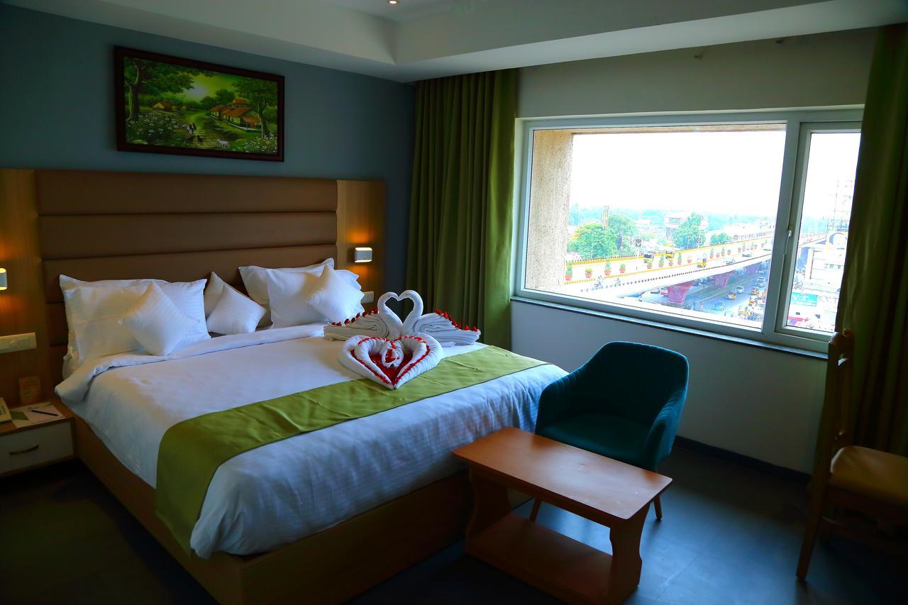 Abhayaa Hotel Visakhapatnam Zewnętrze zdjęcie