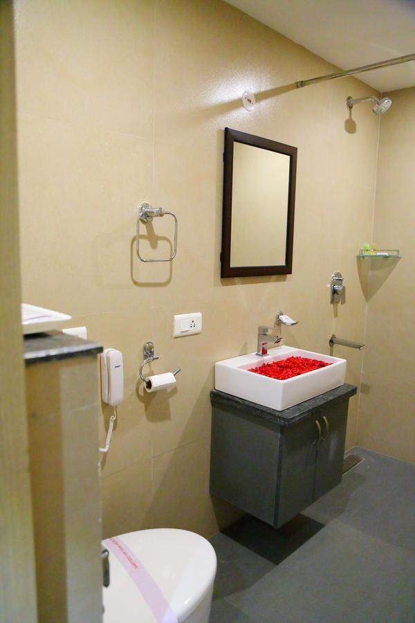 Abhayaa Hotel Visakhapatnam Zewnętrze zdjęcie