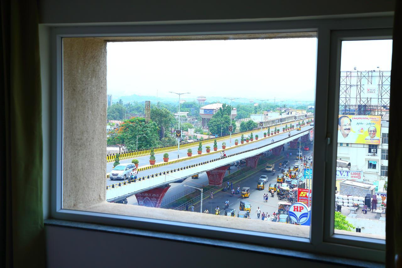 Abhayaa Hotel Visakhapatnam Zewnętrze zdjęcie
