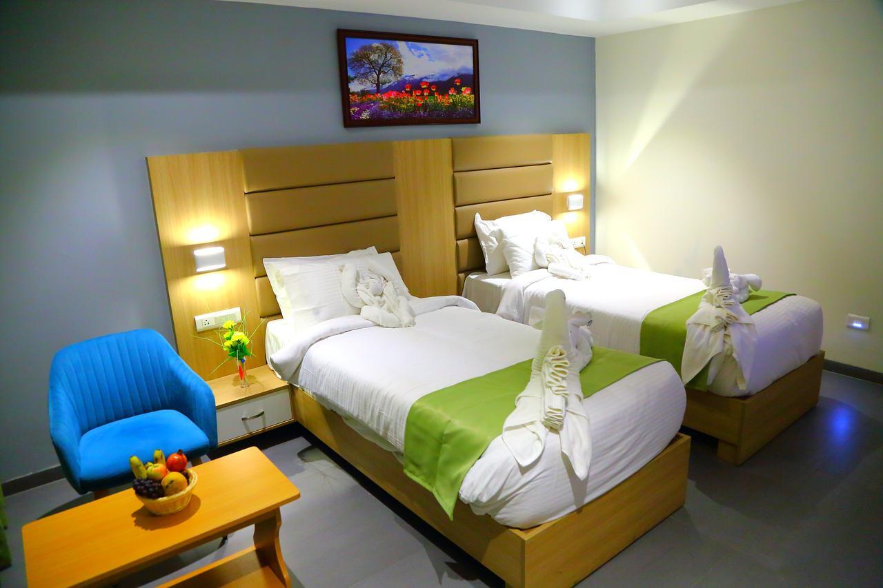 Abhayaa Hotel Visakhapatnam Zewnętrze zdjęcie