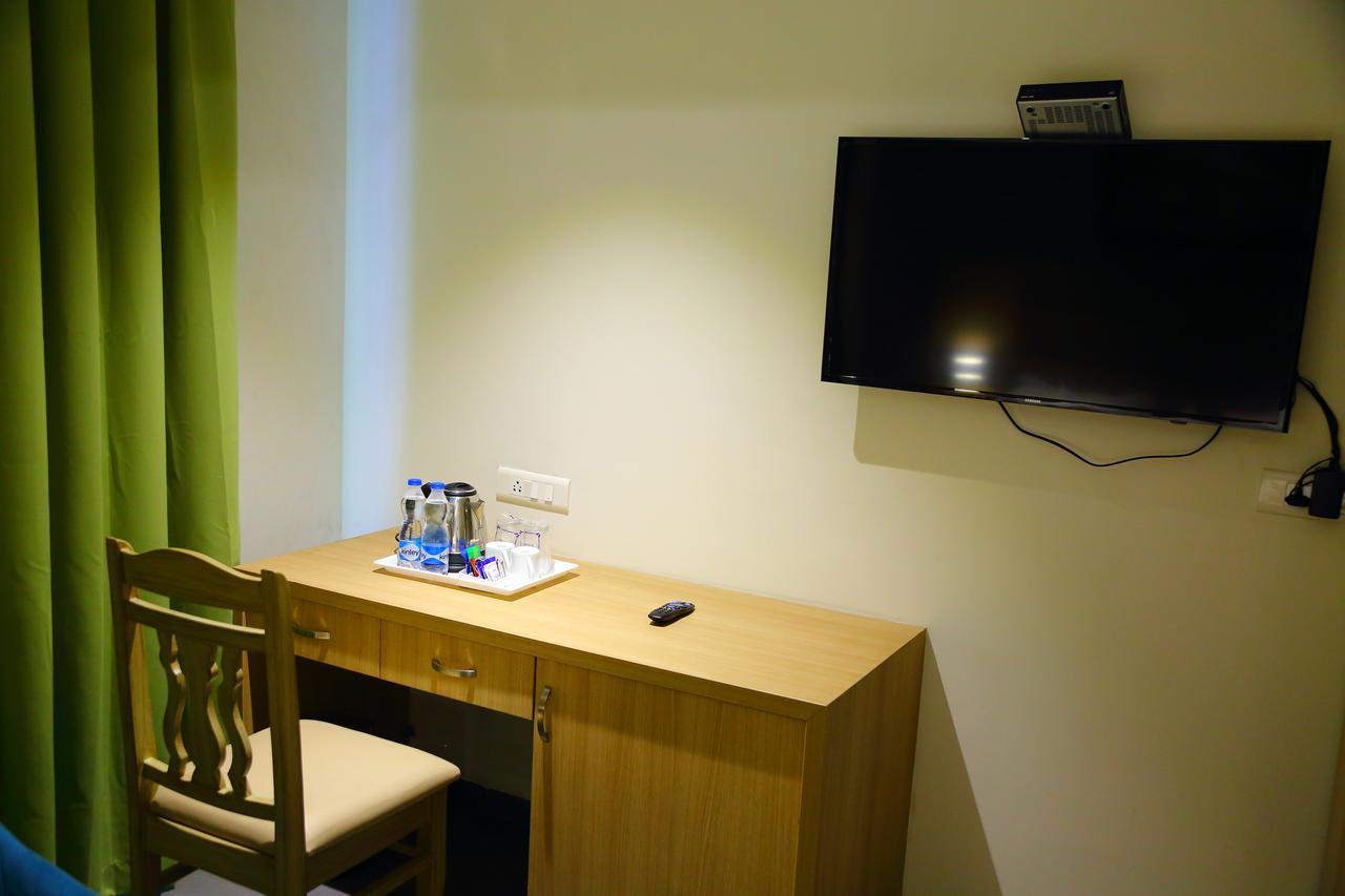 Abhayaa Hotel Visakhapatnam Zewnętrze zdjęcie