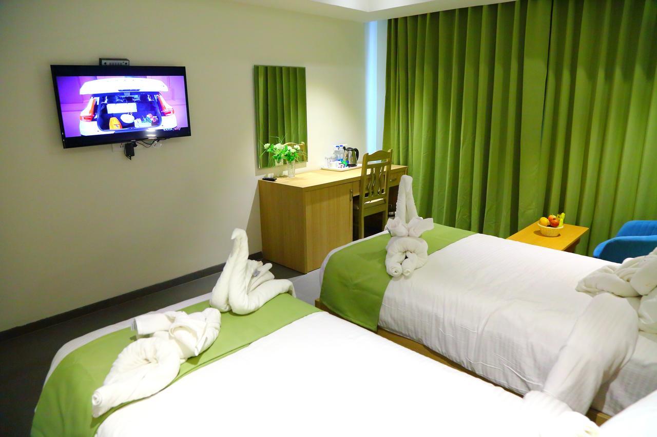 Abhayaa Hotel Visakhapatnam Zewnętrze zdjęcie
